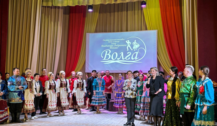 22 марта Государственный ансамбль песни и танца «Волга» имени В.А. Ионова выступил в Майнском Центре культуры с праздничным концертом.